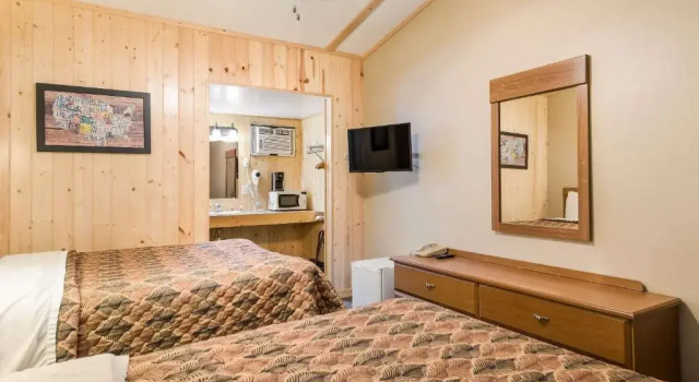 Standard Vierer Zimmer Econo Lodge