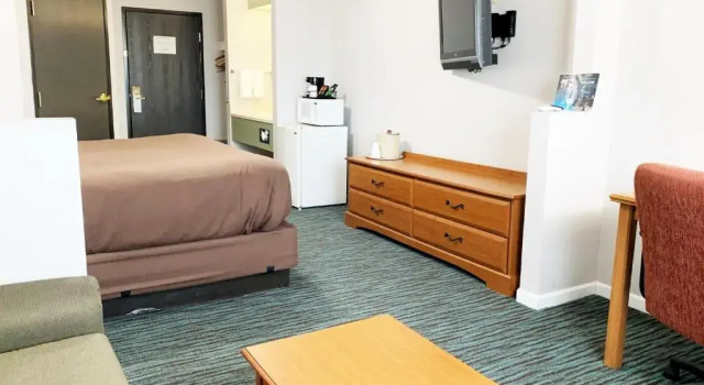 Люкс BridgePointe Inn & Suites by BPhotels, Lincoln I-80 & 27th St