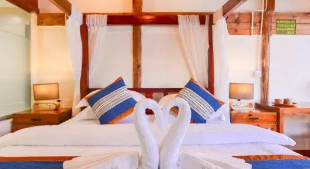Люкс Dali Shuanglang Scenic Area Gongjiang Island Seaview Inn