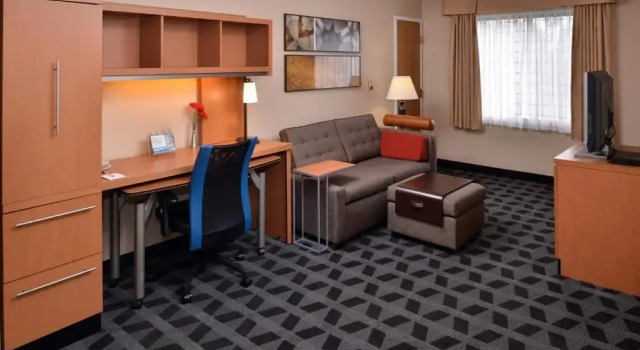 Люкс TownePlace Suites Detroit Warren