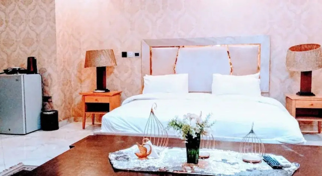 Nuit De Paris, Prenota Hotel Hotel a Abuja con parcheggio, Parcheggio
