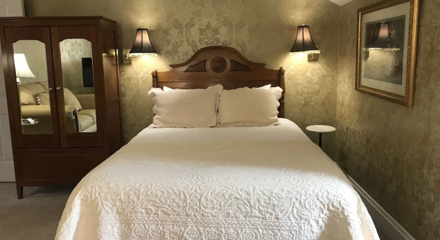Номер Standard с видом на реку Kingsley Inn