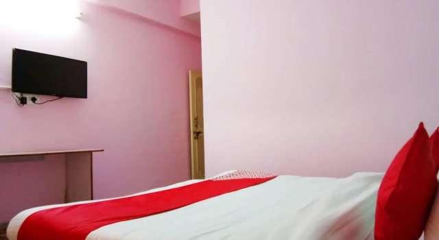 Люкс OYO 14349 Hotel HMG