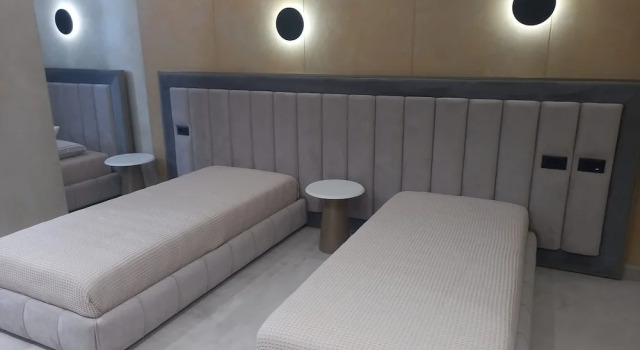 Трёхместный номер Deluxe с балконом Comfort Suites