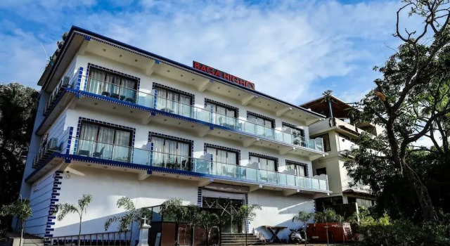 Baga HighQ, Varaa Hotelli 4 tähden hotellit kohteessa Goa, 4*