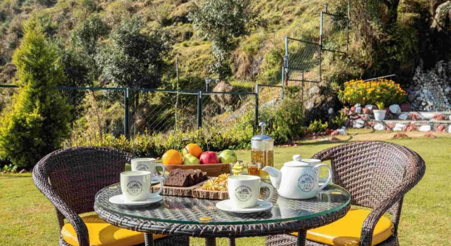 Бунгало amã Stays & Trails Barefoot Bungalow, Dhanaulti