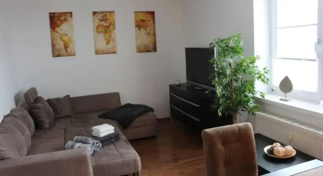 Апартаменты Zentralgelegene 4-Raum Ferienwohnung Bis 8 Pers.