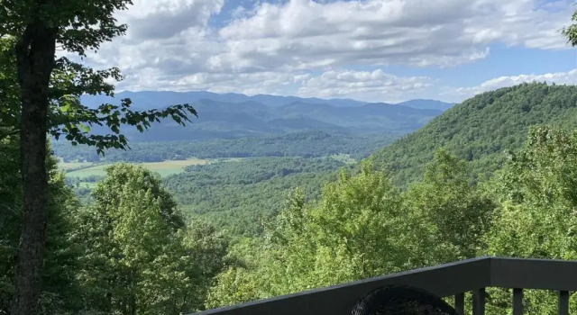 Коттедж Blue Ridge Buffalo Mountain