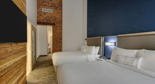 Четырёхместный полулюкс SpringHill Suites by Marriott Montgomery Downtown