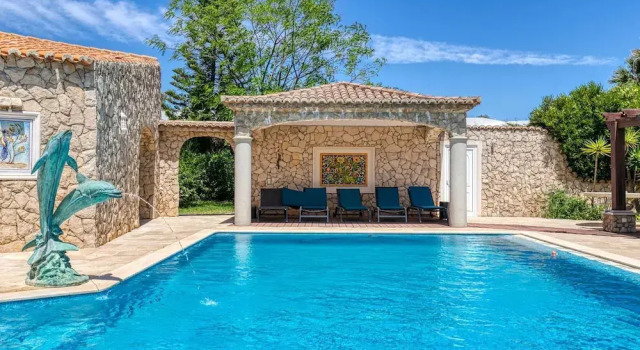 Вилла Golfinhos Magnificent Spacious 5 Bedroom Villa