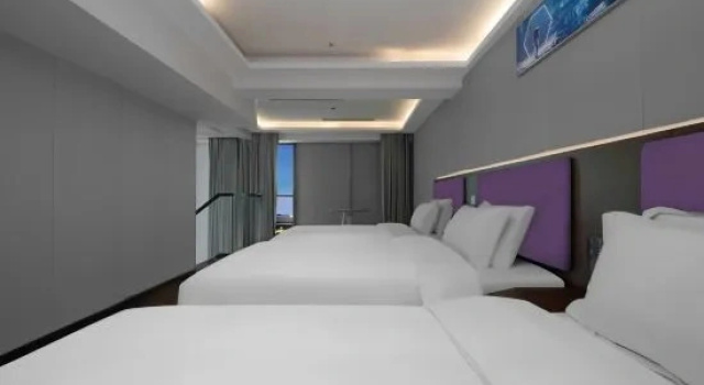 Трёхместный люкс Heguang · ALIENSPACE Alien E-sports Hotel