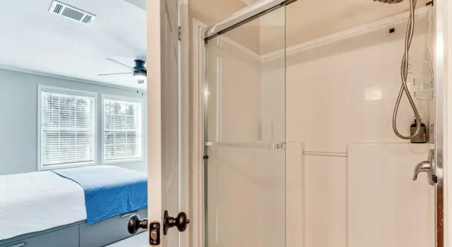 Коттедж 7 Mi to Disney: Pet-friendly Home w/ Yard
