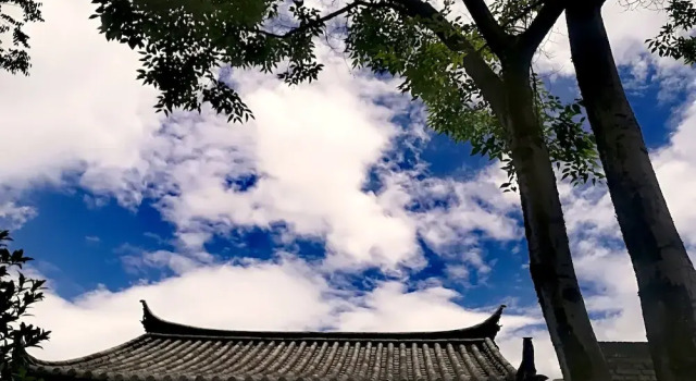 Номер Standard с балконом и с видом на горы Pullman Lijiang Resort & Spa