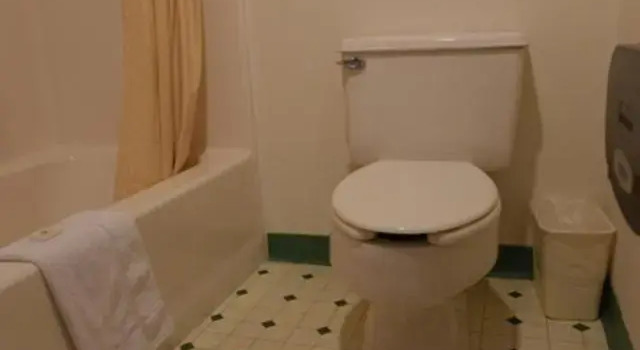 Номер Standard State Line Inn