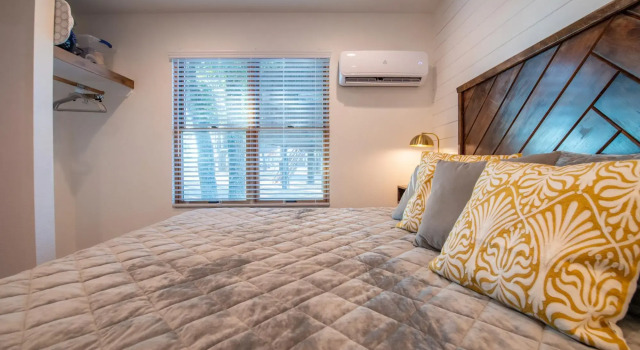 The Goldfinch Cabin (15 MIN to Magnolia & Baylor), Buchen Sie Hotel Elm Mott 