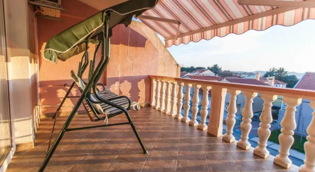 Апартаменты c 1 комнатой с балконом и с красивым видом из окна Apartmani Lucija