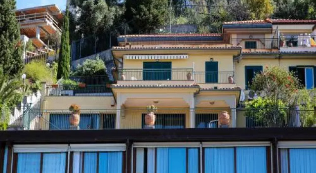 Taormina Design Apartment, Забронировать Апартаменты/квартира Апартаменты Таормина, рядом с Железнодорожный вокзал Таормина – Джардини Наксос, Апартаменты/квартира
