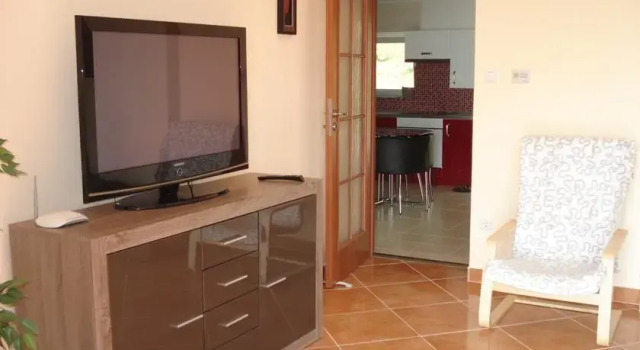 Balatoni-Panoráma Apartmanház, Rezervovat Apartmán Balatonalmádi 