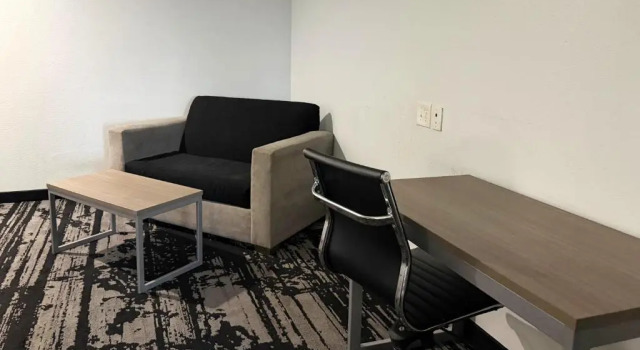 Люкс Hotel Royale IAH Airport North Houston I-45