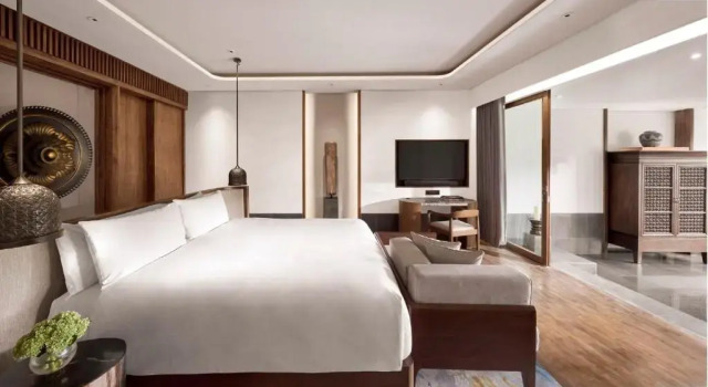 Двухместный полулюкс с видом на сад InterContinental Bali Sanur Resort by IHG