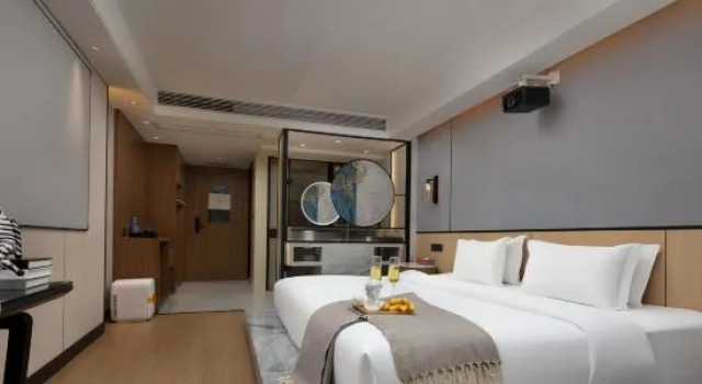 Двухместный семейный люкс HUACHENG·V Time Walk Hotel (Guanshanhu Park Lincheng West Road Subway Station Branch)