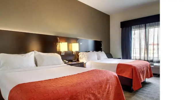 Люкс La Quinta Inn & Suites by Wyndham Meridian