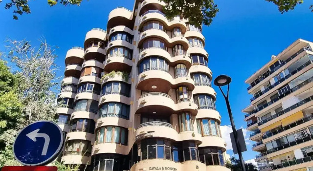 Spacious Renovated 1-Bedroom Apartment in Marbella Center with Parking, Забронировать Апартаменты/квартира Отели Марбелья с парковкой, рядом с Набережная Марбельи, Парковка