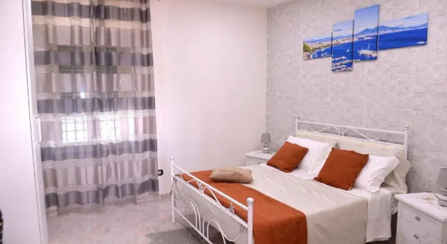 B&B Vesuvian Stone
