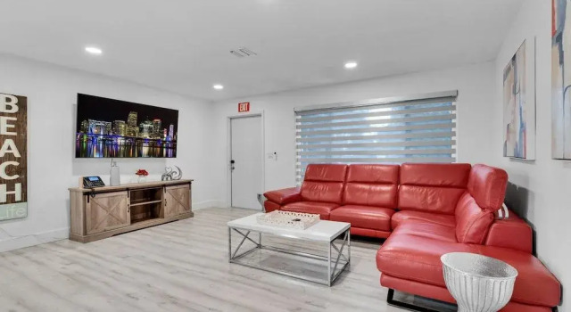 Hollywood Hills House w Backyard-BBQ