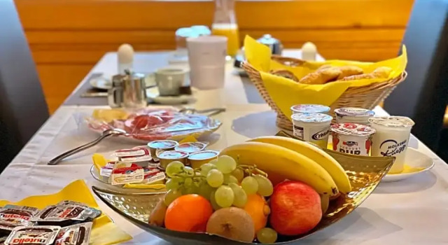 Hotel Hirschen Hinwil, Varaa Hotelli Hinwil Zürich