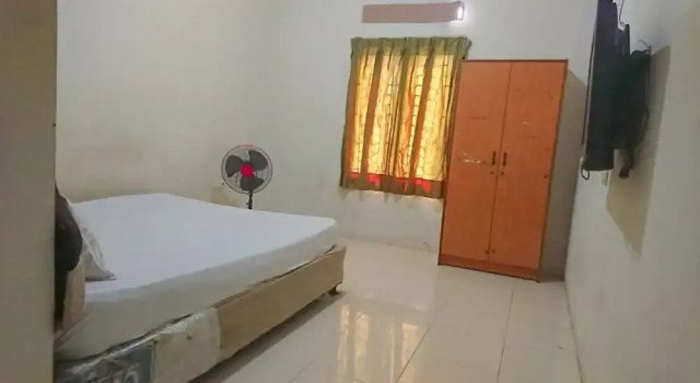 Номер Economy Hotel O Guest House Gembul Syariah
