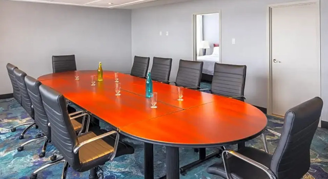 Люкс Holiday Inn Laval Montreal by IHG