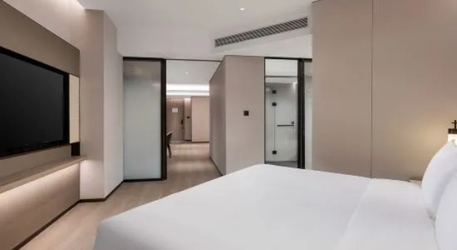 Люкс с 2 комнатами Holiday Inn & Suites Shanghai Changfeng by IHG
