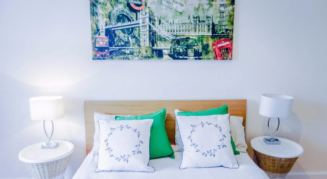 Newly Furnished Flat on Leith Walk, Sleeps 4, Забронировать Апартаменты/квартира Лейт Эдинбург, рядом с Железнодорожный вокзал Эдинбург-Уэверли