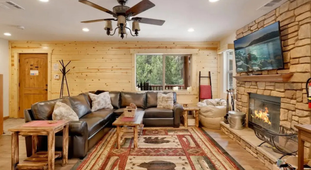Ashwood Retreat #2050 by Big Bear Vacations, Забронировать Дом для отпуска Биг-Бэар-Сити San Bernardino Mountains