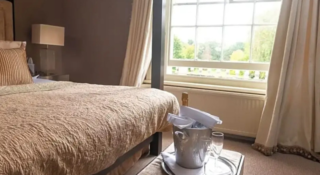 Полулюкс Rowton Hall Hotel and Spa