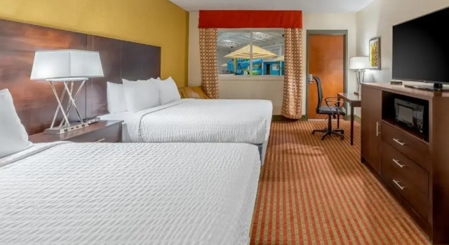Двухместный номер Standard с видом на бассейн Grand Williston Hotel and Conference Center