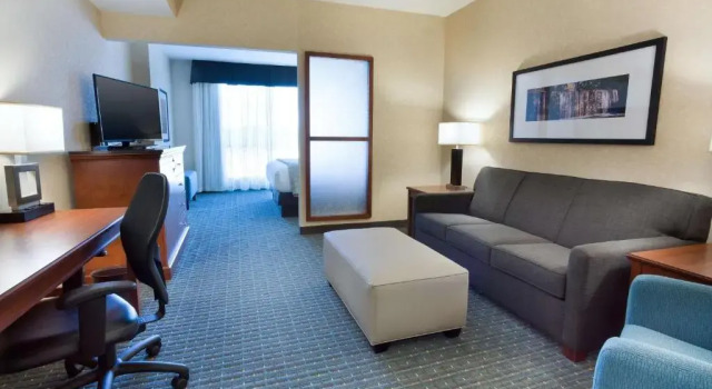 Номер Superior Drury Inn & Suites Burlington