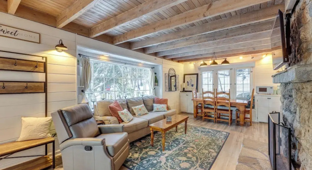 Walkable 'green Gables Cottage' in Lake Arrowhead