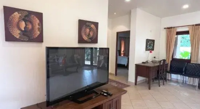 Luxury 3-bedroom villa with big pool in Rawai, Забронировать Вилла Отели Южного Таиланда с парковкой, Парковка