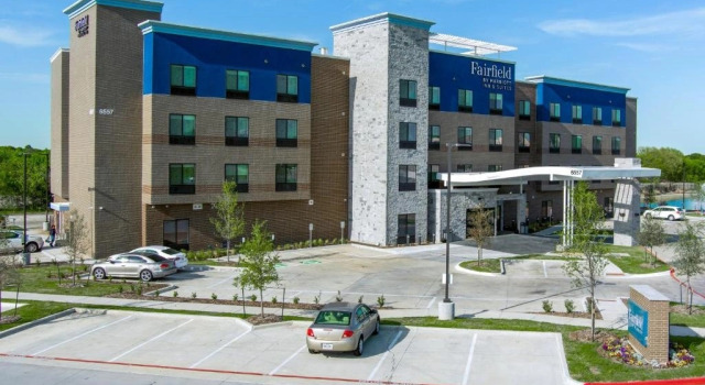 Четырёхместный люкс Fairfield Inn & Suites by Marriott Corinth South Denton Area