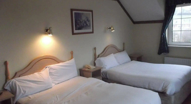 Dalys Inn, Boek Pension Donore Meath