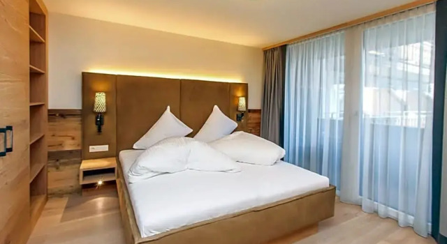 Номер Superior с балконом Hotel Edelweiss