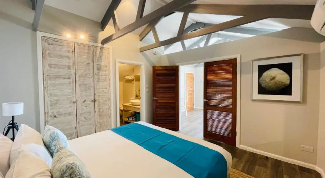 Le Nautique Luxury Beachfront Apartments