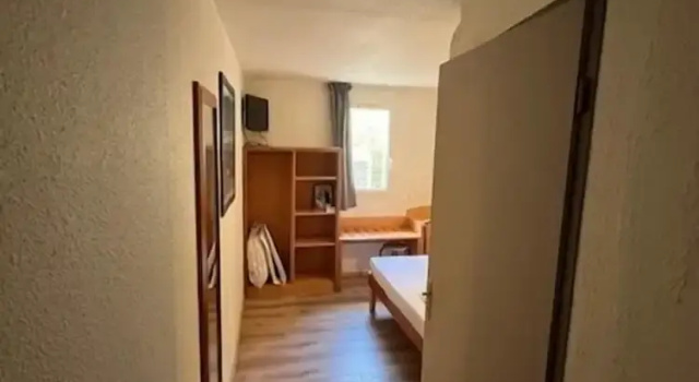 Номер Economy Brit Hotel Essentiel Millau