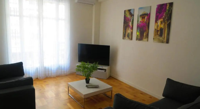 Carré d’Or Appt 4 Pièces moderne et spacieux, Забронировать Отель Отели Ниццы с парковкой, рядом с Музей Массена, Парковка