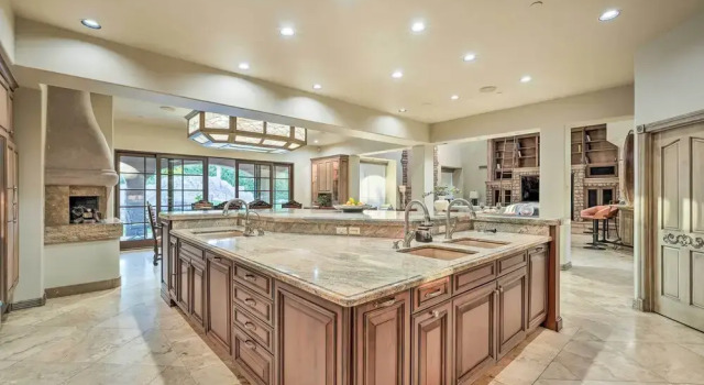 Коттедж с 5 комнатами с балконом Outdoor Oasis, Games! Paradise Valley Group Villa