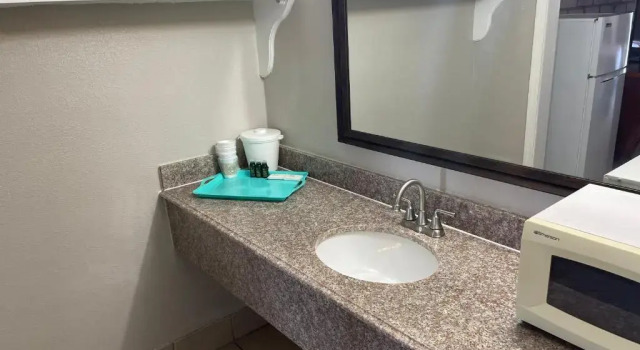 Номер Economy Stratford House Inn