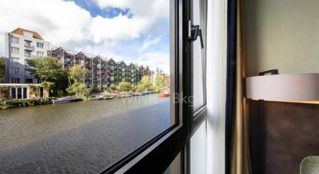 Семейный номер Standard с видом на канал Monet Garden Hotel Amsterdam