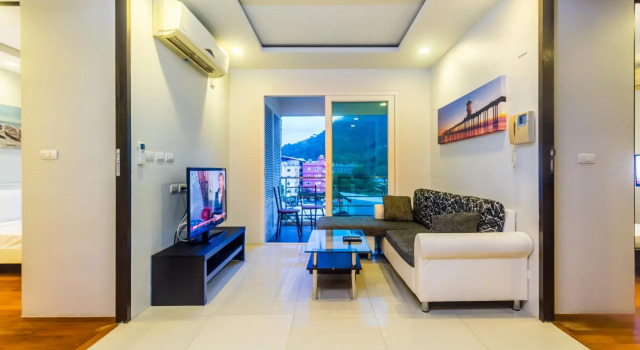 HLC501 - Patong apartment  for 4, market and beach